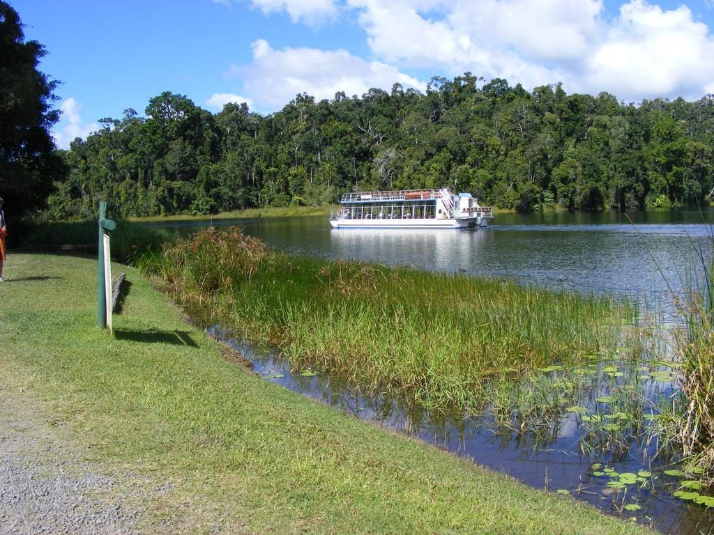 Lake Eacham Tourist Park & Cabins Екстер'єр фото