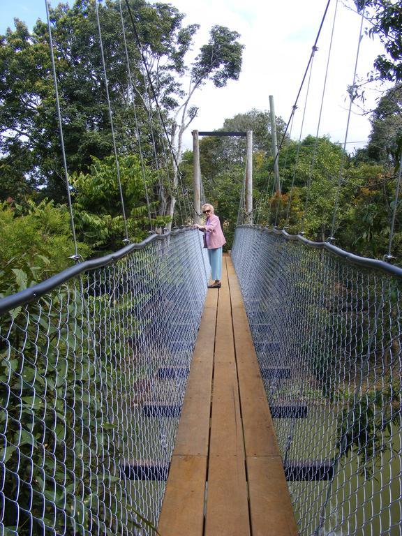 Lake Eacham Tourist Park & Cabins Екстер'єр фото
