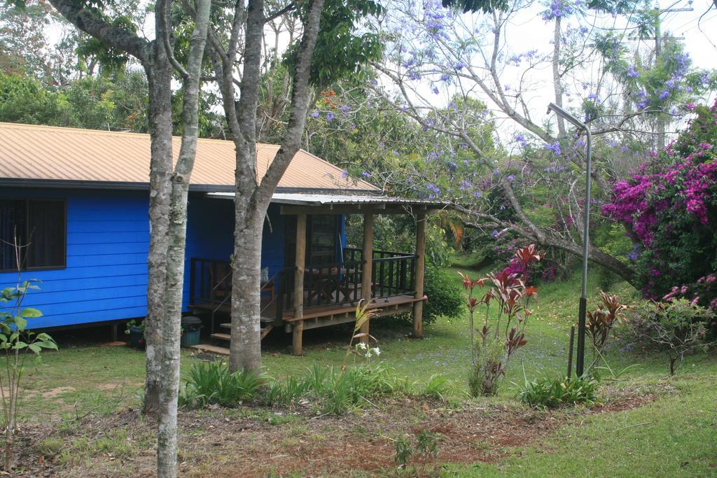 Lake Eacham Tourist Park & Cabins Номер фото