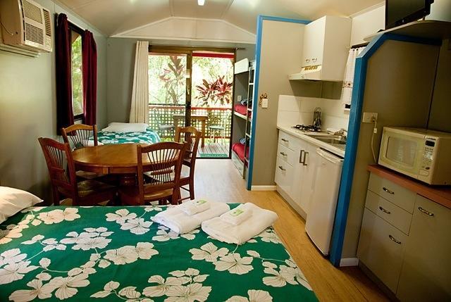 Lake Eacham Tourist Park & Cabins Екстер'єр фото