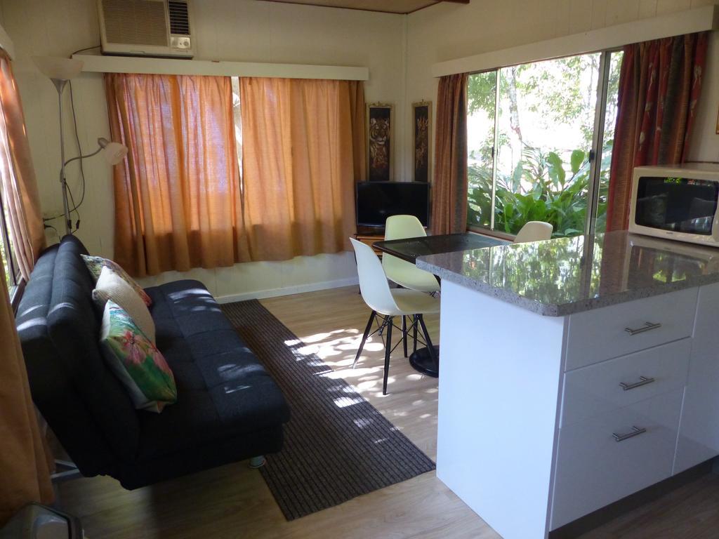 Lake Eacham Tourist Park & Cabins Екстер'єр фото