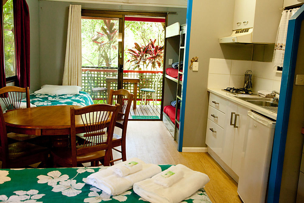 Lake Eacham Tourist Park & Cabins Екстер'єр фото