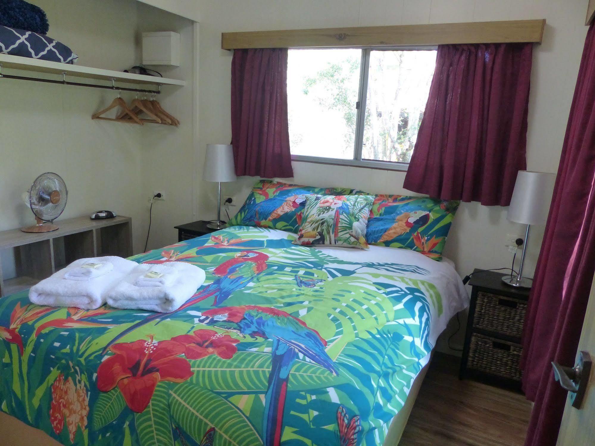 Lake Eacham Tourist Park & Cabins Екстер'єр фото